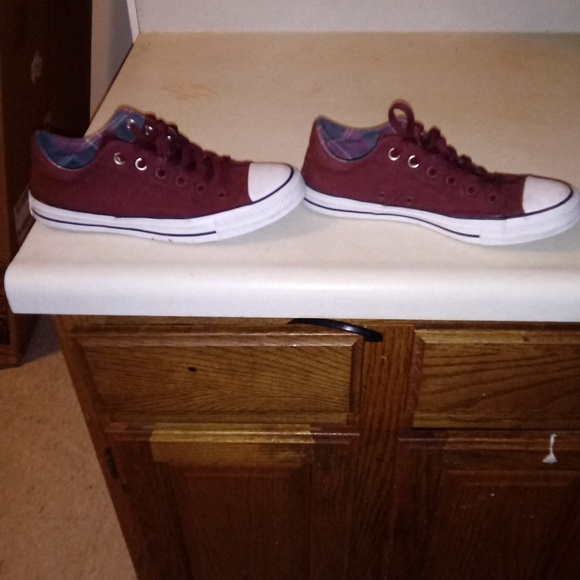 Converse - Picture 2 of 4